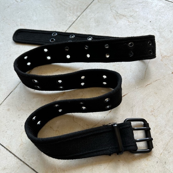 Black Canvas Grommet Belt - Picture 2 of 2
